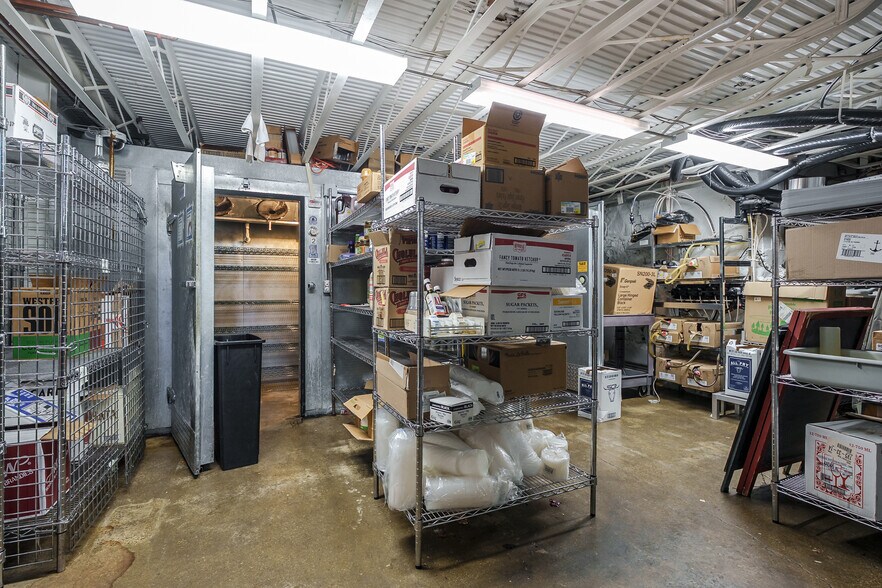 More Photos Of 117 E Allegan St, Otsego General Retail For Sale