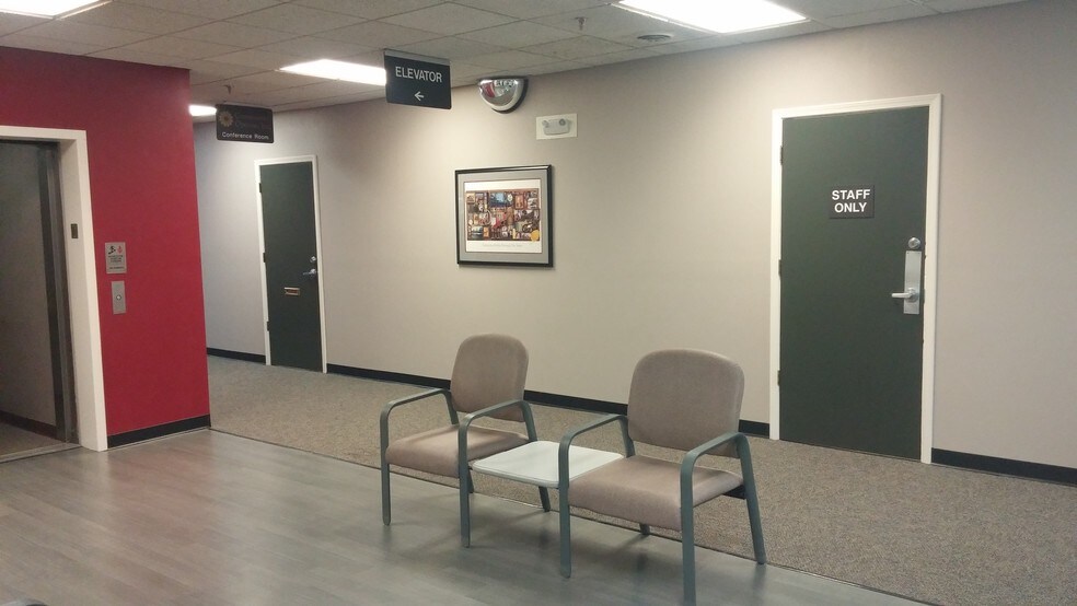 More Photos Of 1300 Andrea St, Bowling Green Office For Lease
