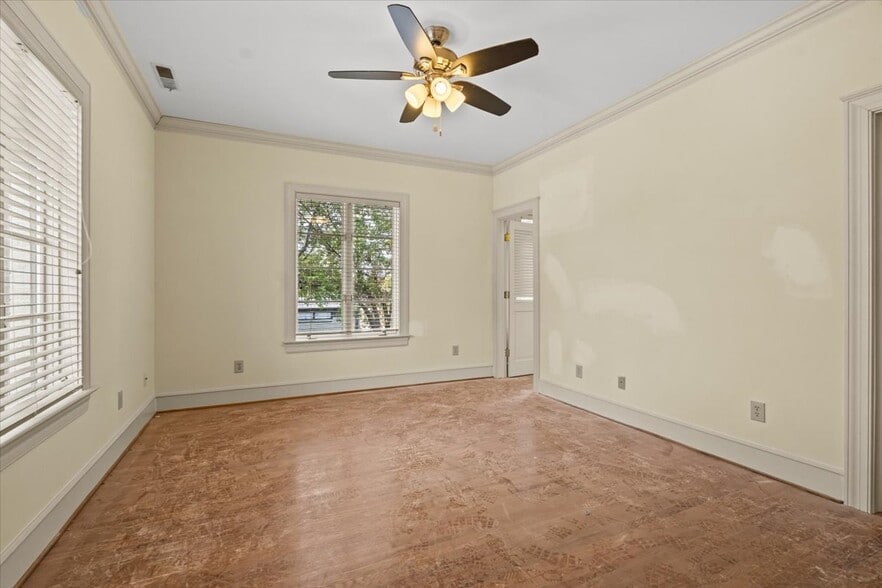 More Photos Of 711 W Wade Hampton Blvd, Greer Freestanding For Lease