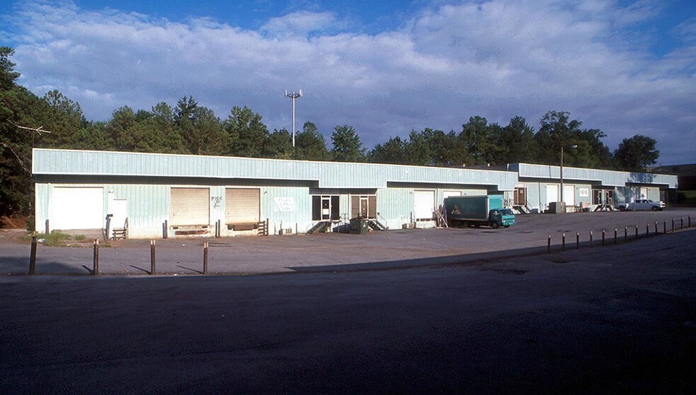 More Photos Of 4566 Lewis Rd, Stone Mountain Light Distribution For Lease