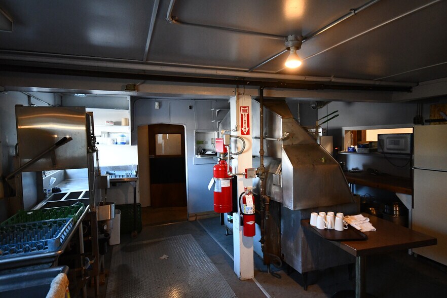 More Photos Of 2620 W 2nd St, The Dalles Restaurant For Sale