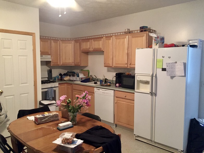 More Photos Of 1426 W River Rd, Waterloo Township Apartments For Lease