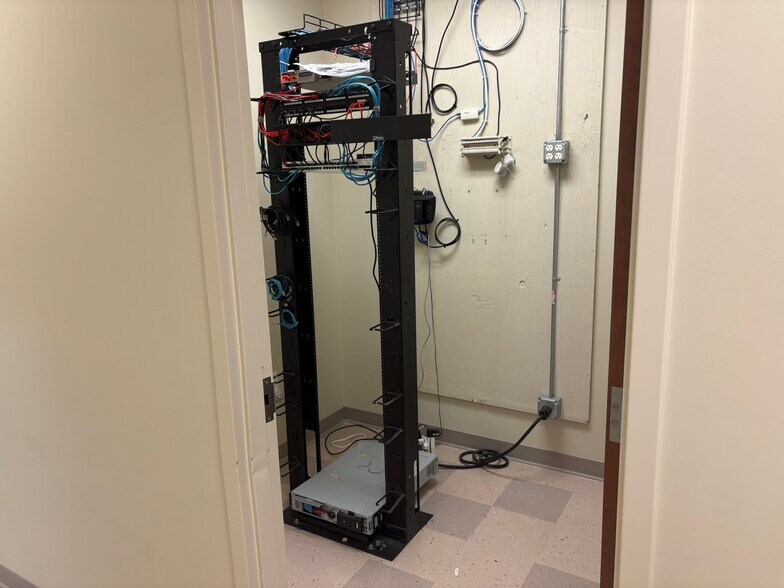 More Photos Of 1855 Tanner Way, Harriman Medical For Lease