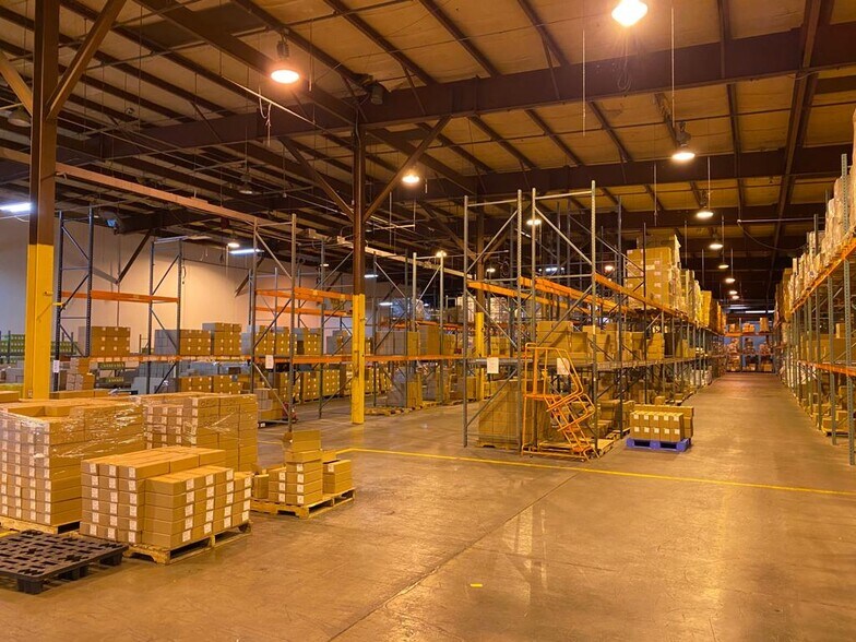More Photos Of 401 Oak St, East Stroudsburg Manufacturing For Lease