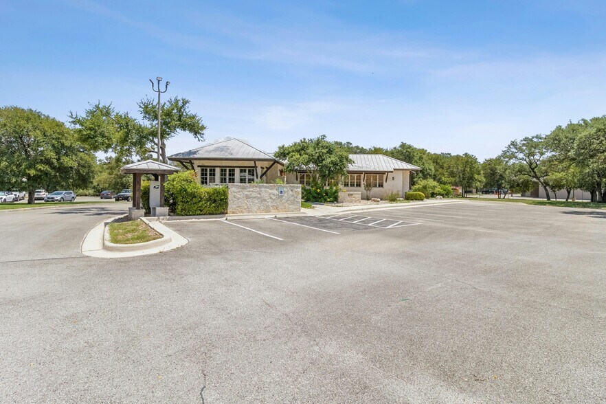 More Photos Of 310 Stagecoach Trl, San Marcos Medical For Lease