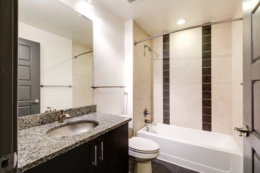 More Photos Of 325 Brown St, Petersburg Apartments For Lease
