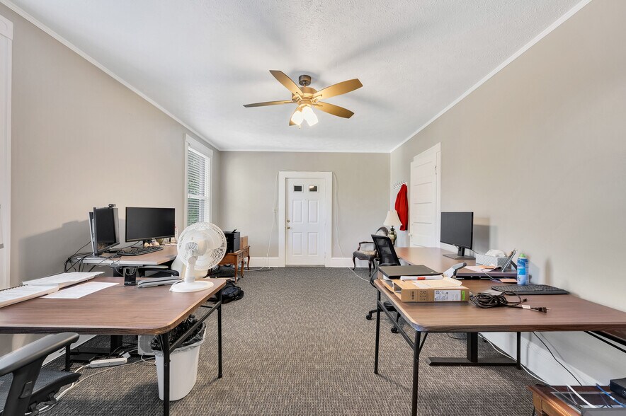More Photos Of 1813 Main St, Blakely Office For Sale