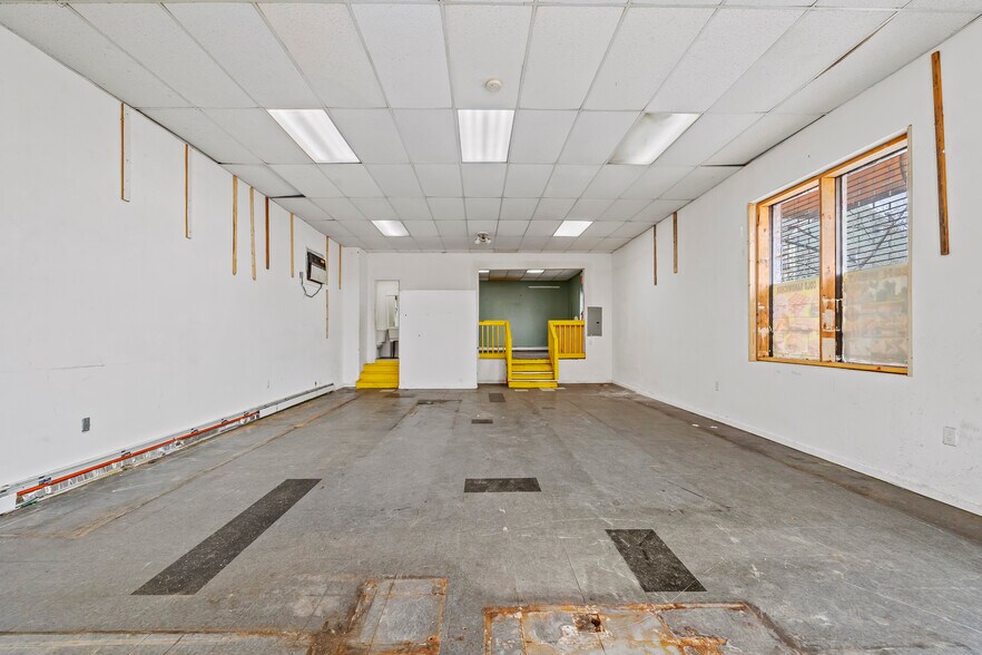 More Photos Of 402 10th Ave, Paterson Storefront For Lease