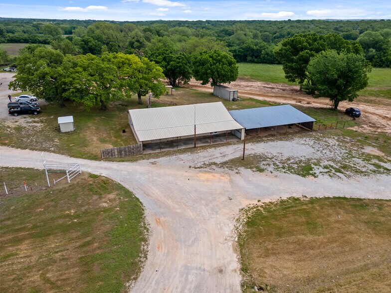 More Photos Of 5716 N US Highway 287, Alvord Truck Terminal For Sale