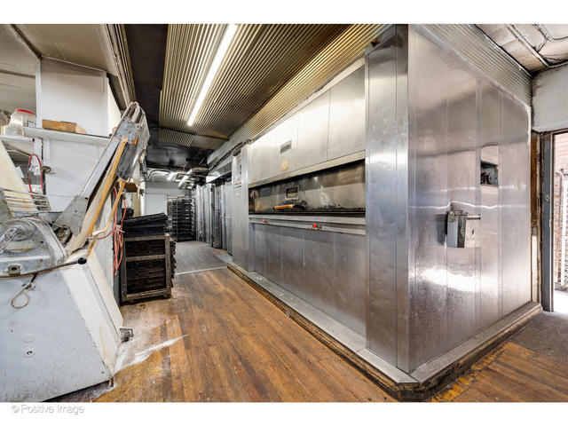 More Photos Of 2944 W Devon Ave, Chicago Apartments For Sale