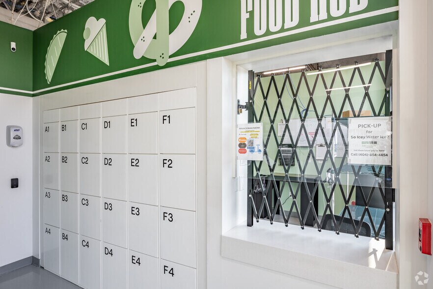 More Photos Of 2670 E College Ave, Decatur Freestanding For Lease