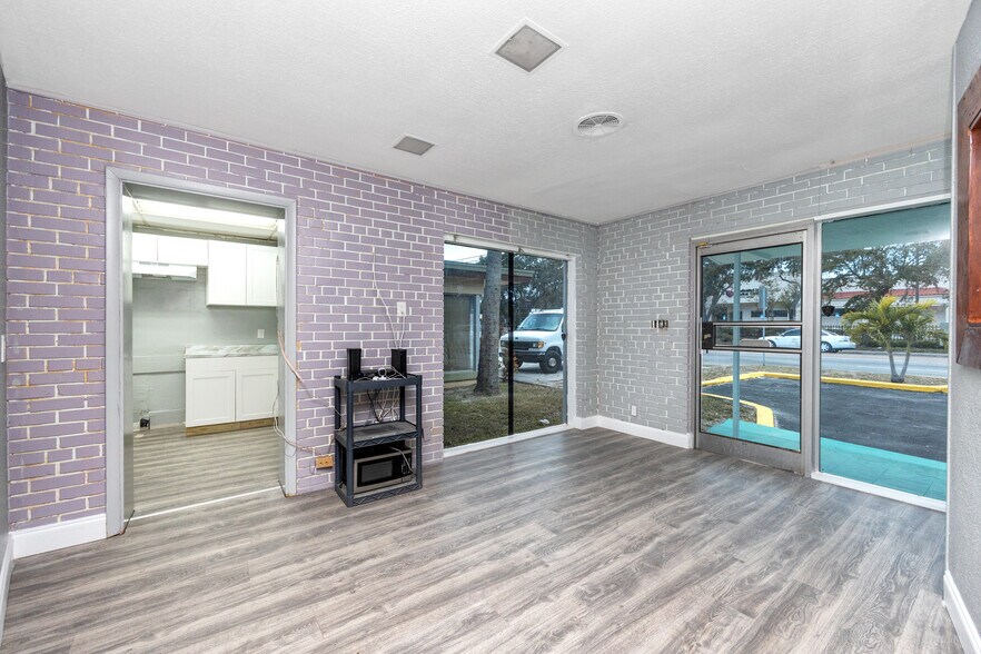 More Photos Of 2100 Dr Martin Luther King Jr St S, Saint Petersburg Medical For Sale