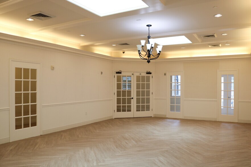 More Photos Of 20271 Stone Oak Pkwy, San Antonio Skilled Nursing Facility For Sale