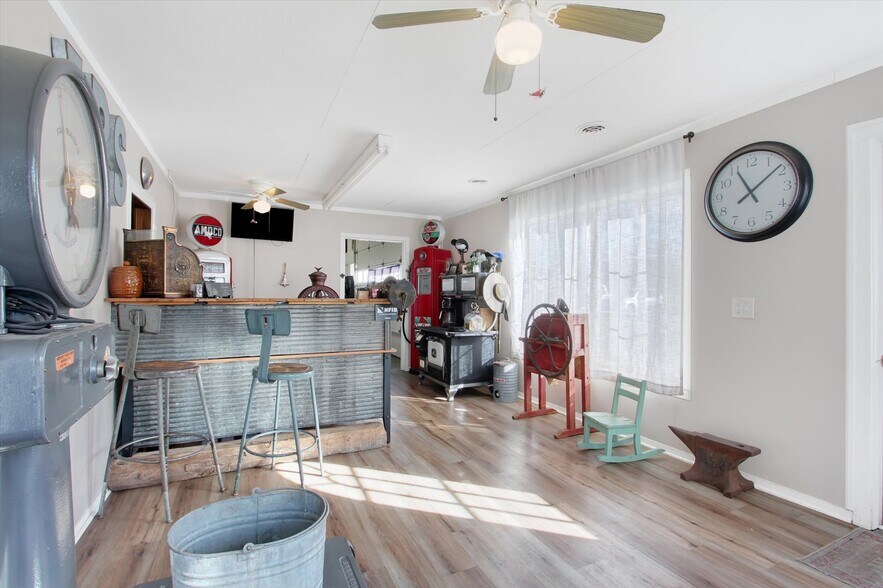 More Photos Of 276 Kingsdale Rd, Littlestown Auto Repair For Sale