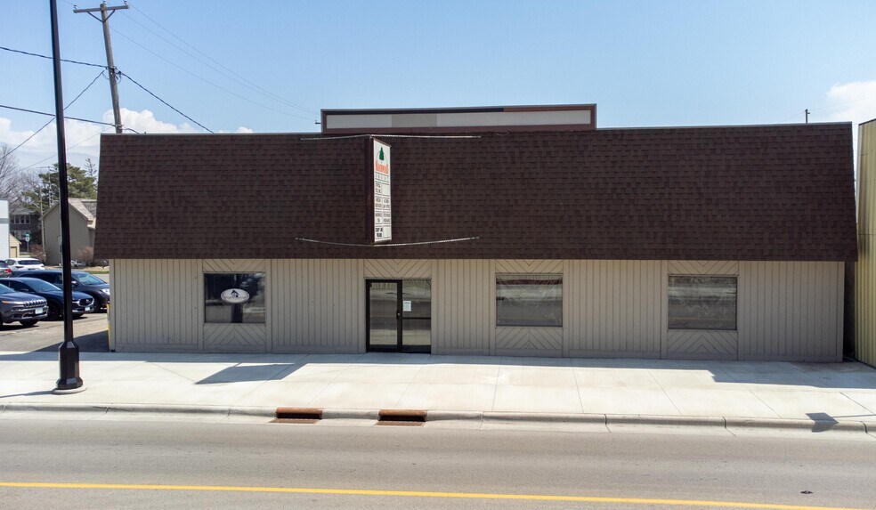 More Photos Of 16 Mantorville Ave N, Kasson Office For Sale