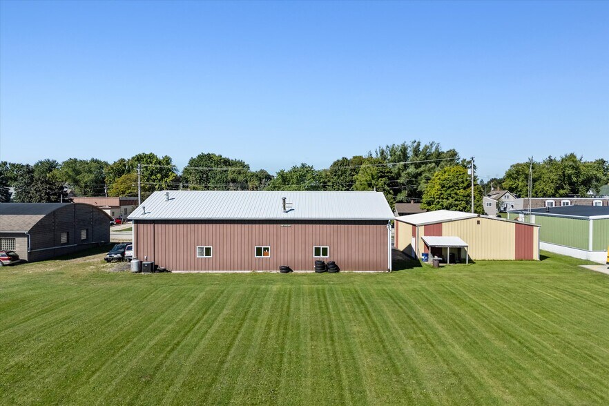 More Photos Of 214 N Commerce St, Cedar Grove Auto Repair For Sale