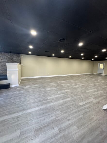 More Photos Of 1036 Chicopee St, Chicopee Storefront Retail Residential For Lease
