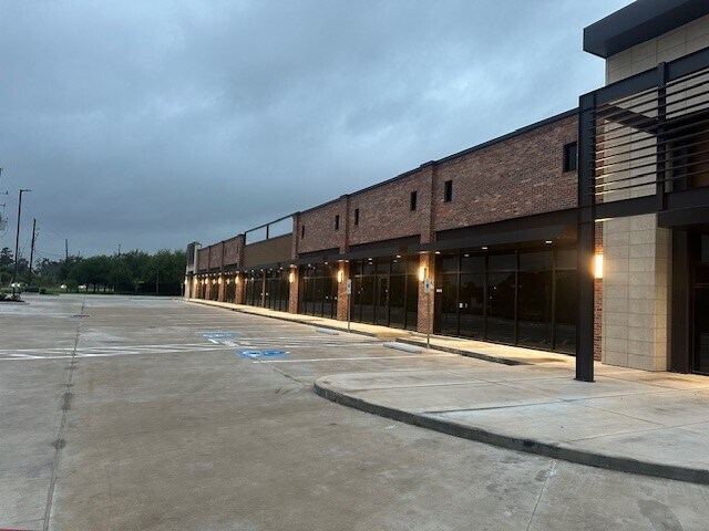 More Photos Of 13330 Spring Cypress Road, Cypress Storefront For Lease