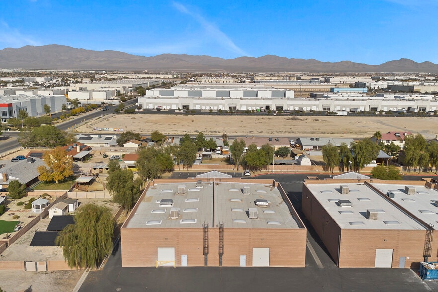 More Photos Of 2781 N Lamb Blvd, Las Vegas Distribution For Lease
