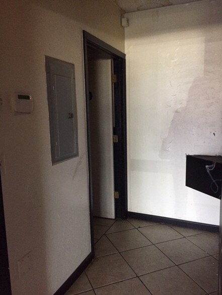 More Photos Of 3040 N Windsong Dr, Prescott Valley General Retail For Lease