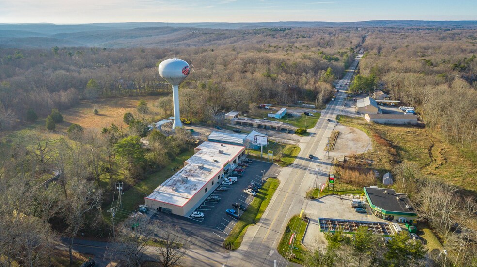 More Photos Of 3703 Taft Hwy, Signal Mountain Storefront For Lease
