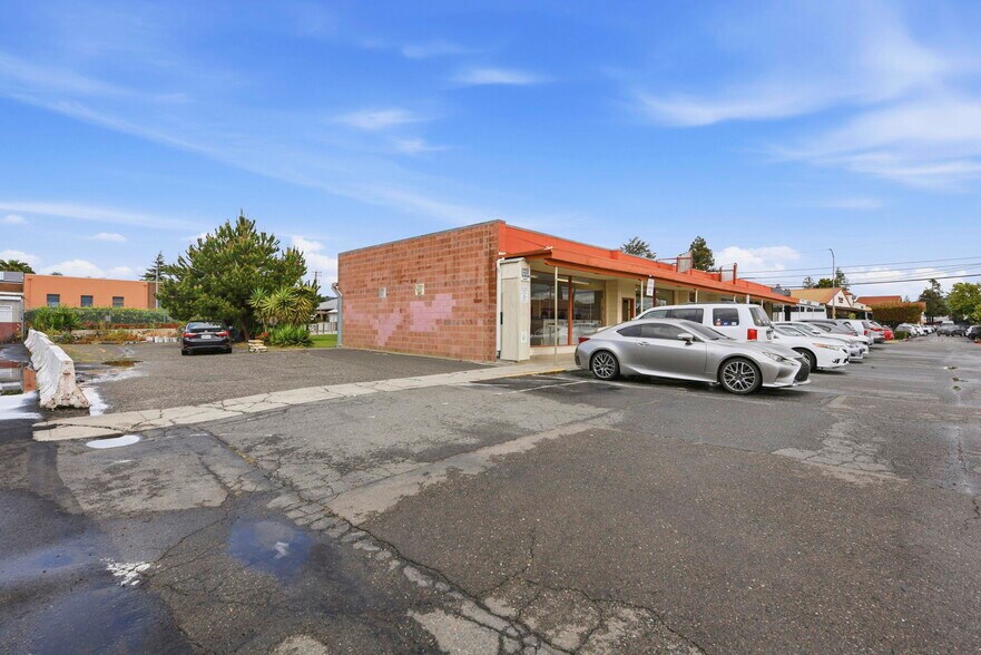 More Photos Of 20405-20413 Santa Maria Ave, Castro Valley General Retail For Sale