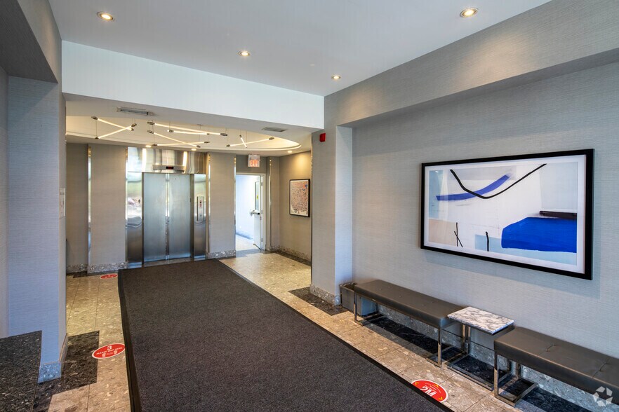 More Photos Of 170 The Donway W, Toronto Office For Lease