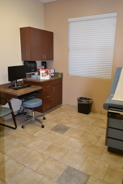 More Photos Of 6606 Stadium Dr, Zephyrhills Medical For Sale