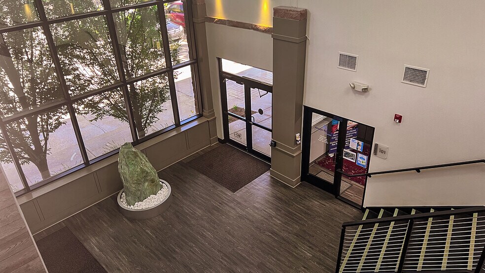 More Photos Of 2101 Ken Pratt Blvd, Longmont Office For Lease