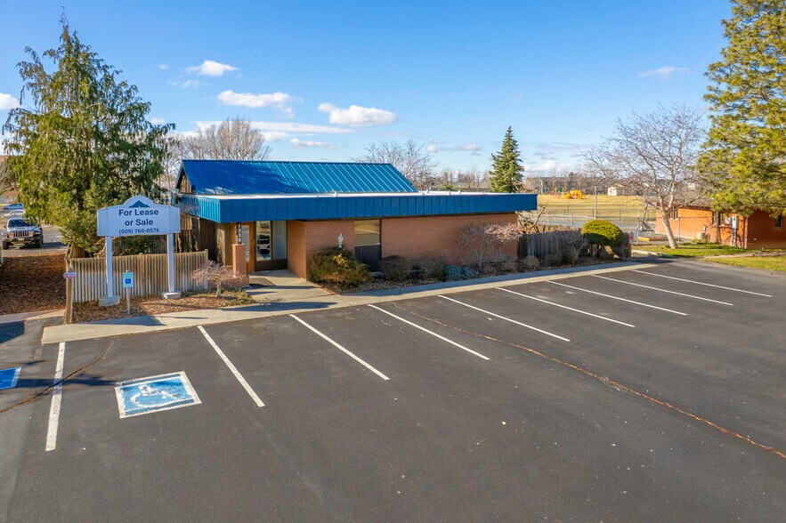 More Photos Of 1336 E Hunter Pl, Moses Lake Office For Sale