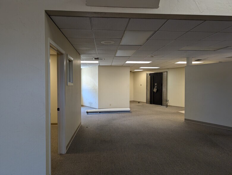 More Photos Of 302 El Paseo Rd, Ojai Office For Sale