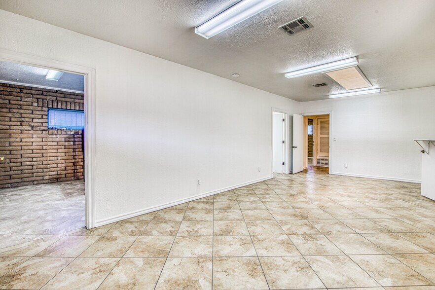 More Photos Of 6208 Doniphan Dr, El Paso Land For Lease