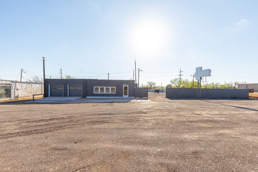 More Photos Of 769 Arnold Blvd, Abilene Flex For Sale