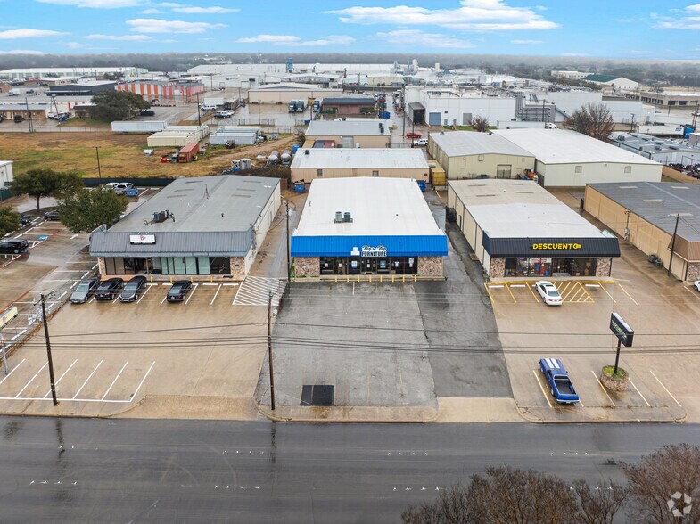 More Photos Of 910 S Cedar Ridge Dr, Duncanville Freestanding For Sale