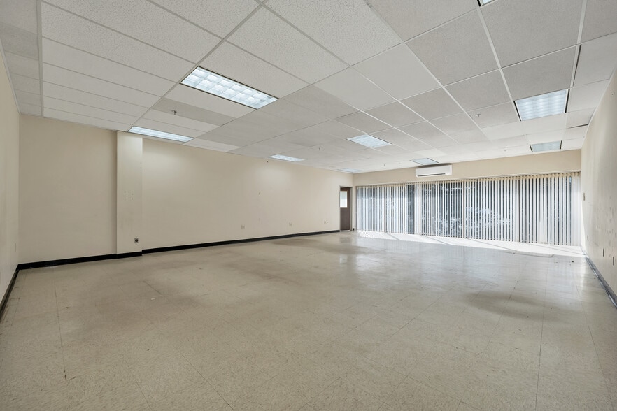 More Photos Of 41 Simon St, Nashua Flex For Lease