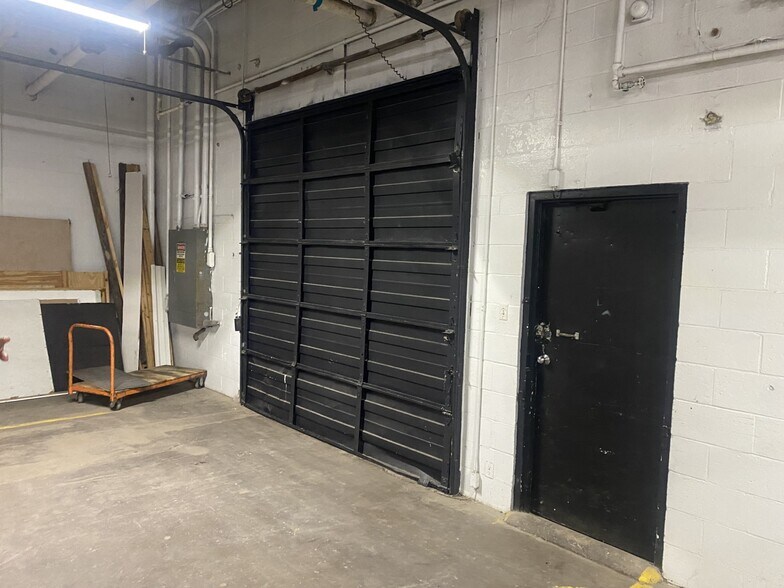 More Photos Of 2930 W Pafford St, Fort Worth Manufacturing For Sale