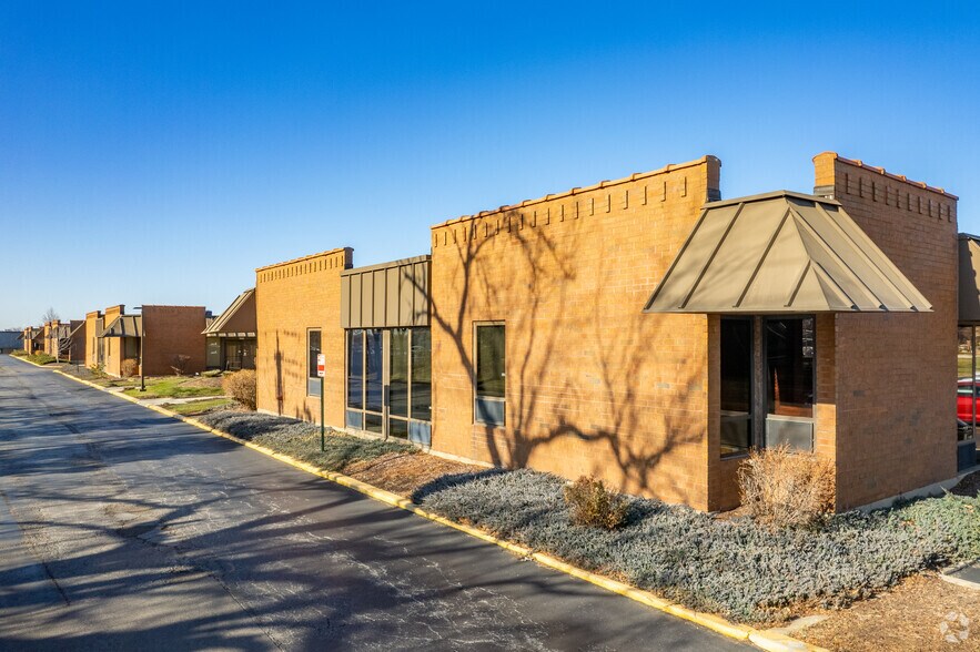 More Photos Of 1305 Remington Rd, Schaumburg Unknown For Lease