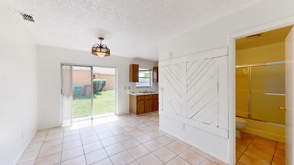 More Photos Of 403 Hancock Bridge Pkwy, Cape Coral Apartments For Sale