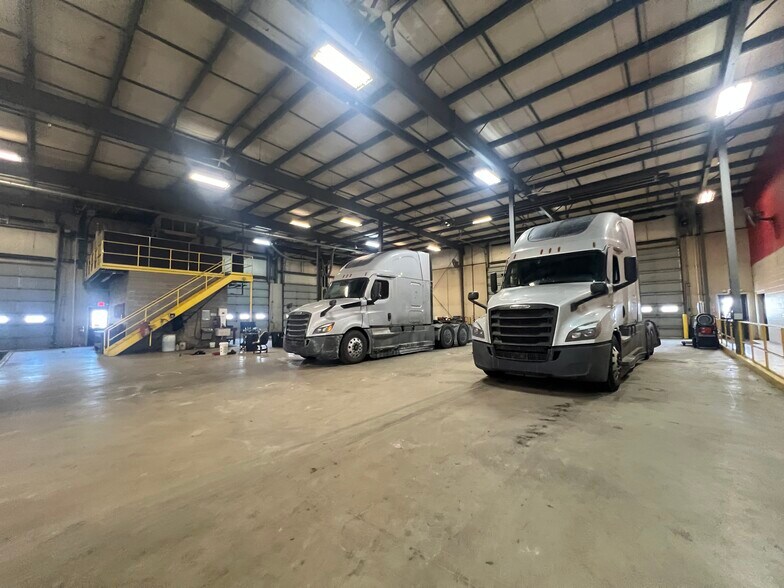 More Photos Of 1065 W Center St, Eureka Warehouse For Lease