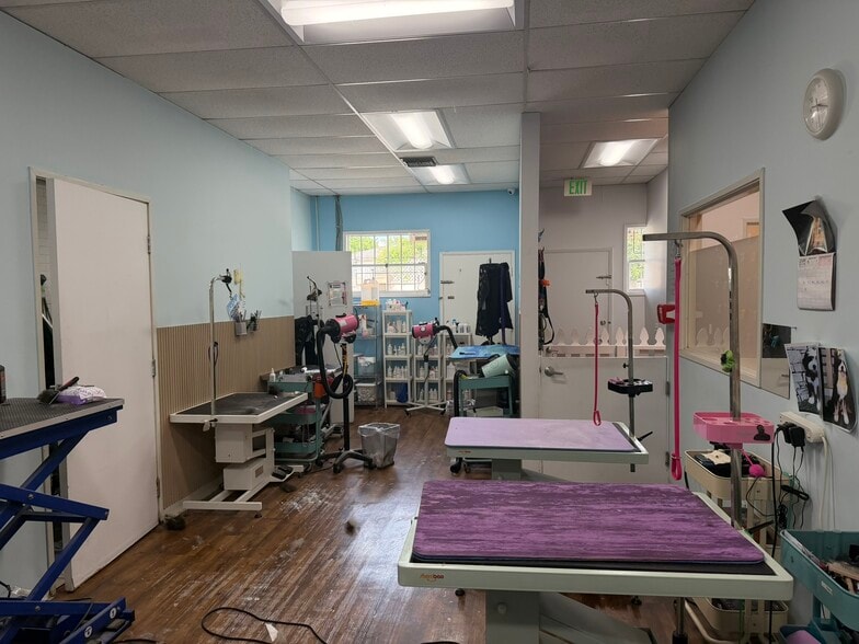 More Photos Of 11737 W Pico Blvd, Los Angeles Storefront For Sale