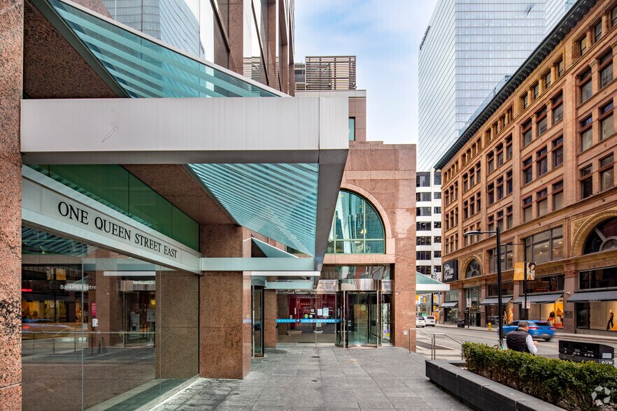 More Photos Of 1 Queen St E, Toronto Office For Lease