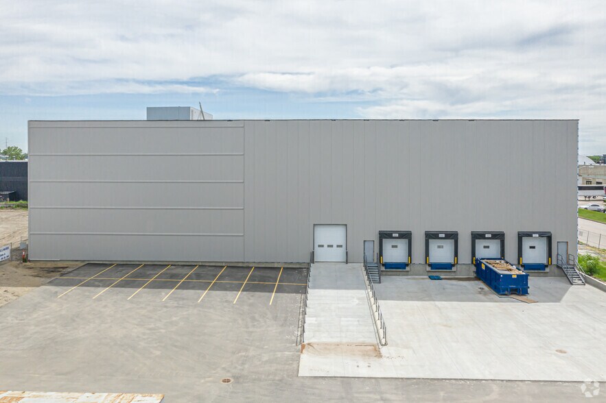 More Photos Of 4027 101 St NW, Edmonton Warehouse For Sale