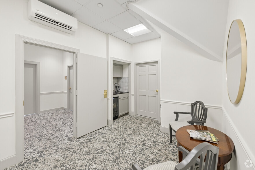 More Photos Of 600 Cameron St, Alexandria Office For Lease