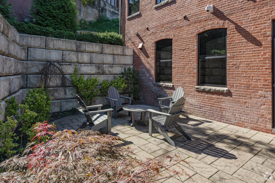 More Photos Of 1 Cedar St, Providence Unknown For Lease