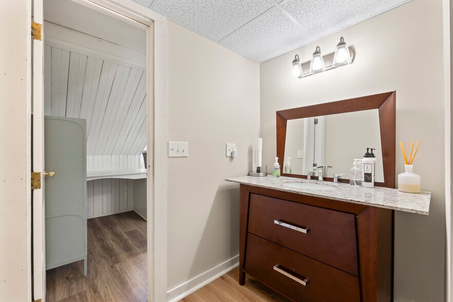 More Photos Of 2049 Post Rd, Wells Storefront Retail Office For Sale