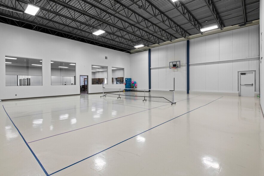 More Photos Of 940 S Hastings Ave, Saint Paul Park Office For Sale