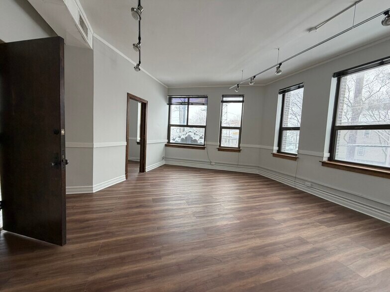 More Photos Of 1467 N Elston Ave, Chicago Loft Creative Space For Lease
