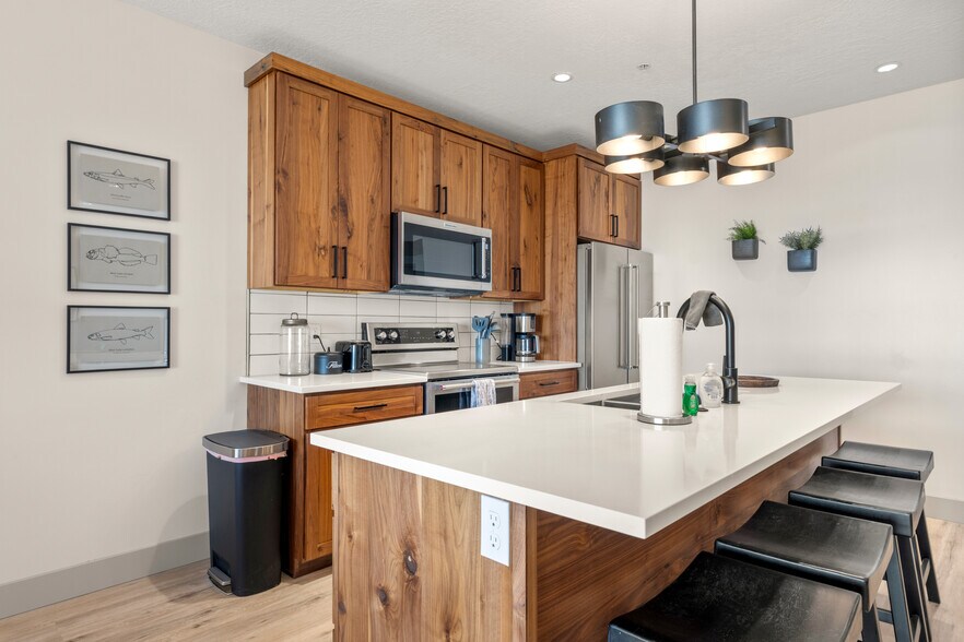 More Photos Of 45 E 150 S, Garden City Apartments For Sale