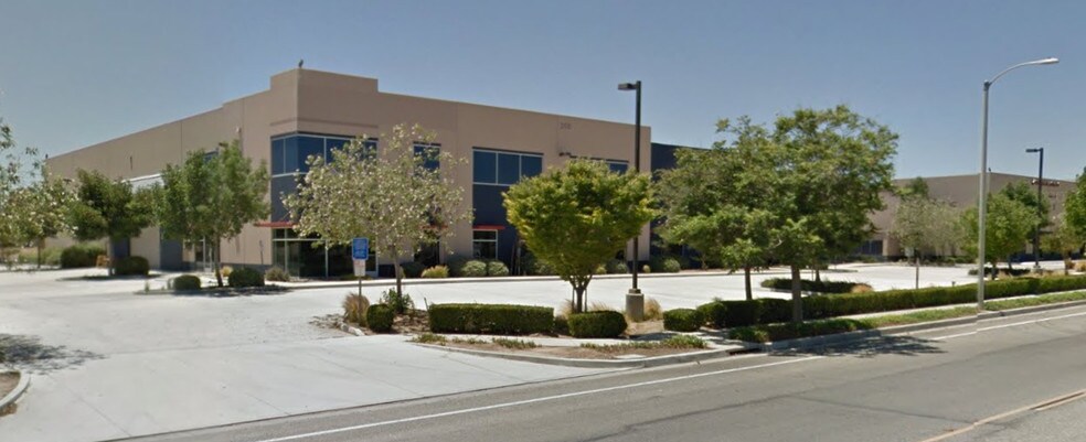 More Photos Of 200 E Avenue K-8, Lancaster Warehouse For Lease