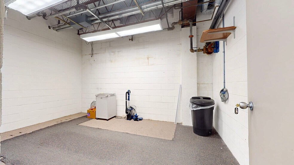 More Photos Of 2228-2230 Sunset Blvd, Steubenville Office For Lease
